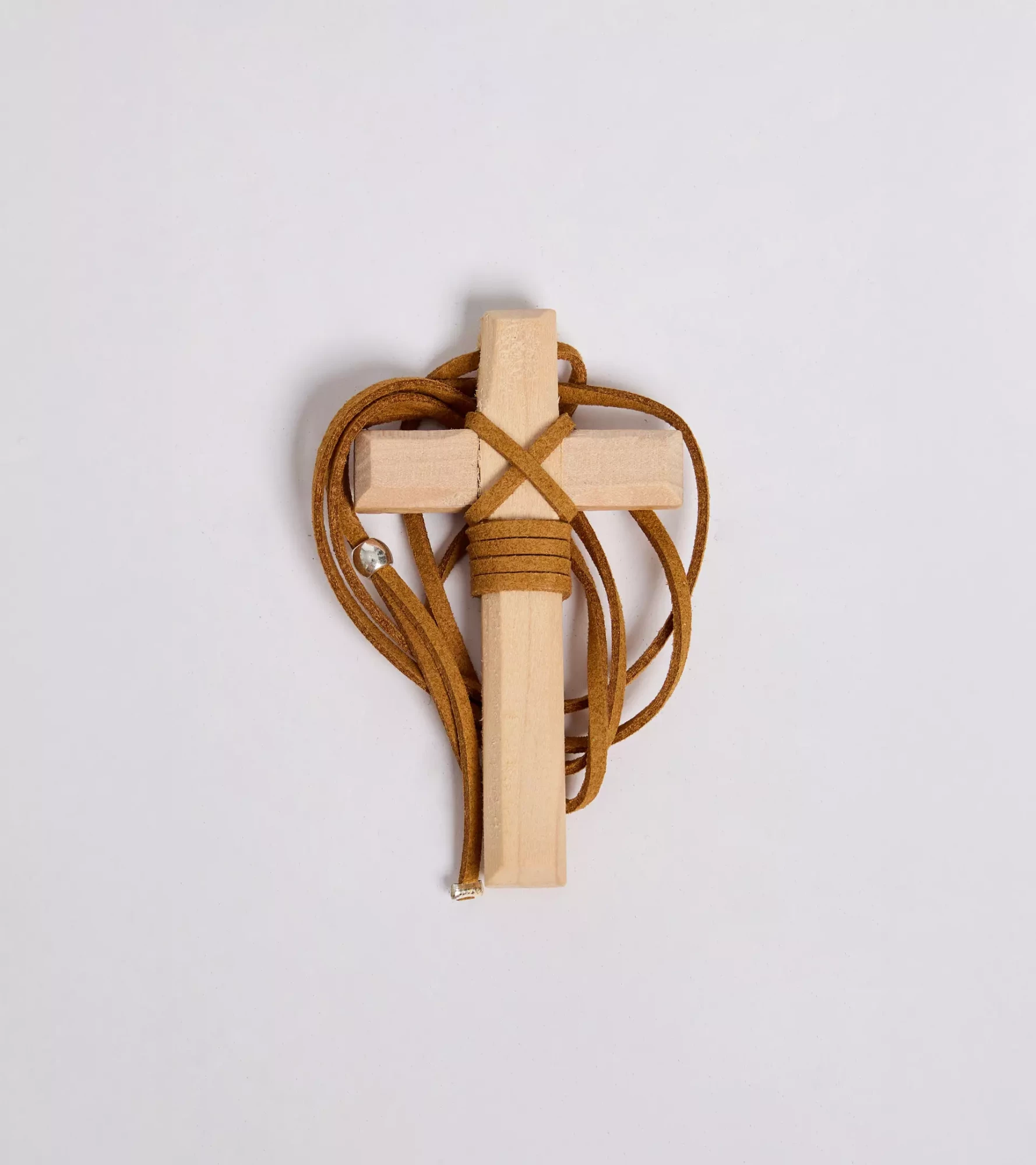 COLECCION-OTOÑO_INVIERNO-2025_0001s_0000_CRUZ MADERA ANTELINA MARRON