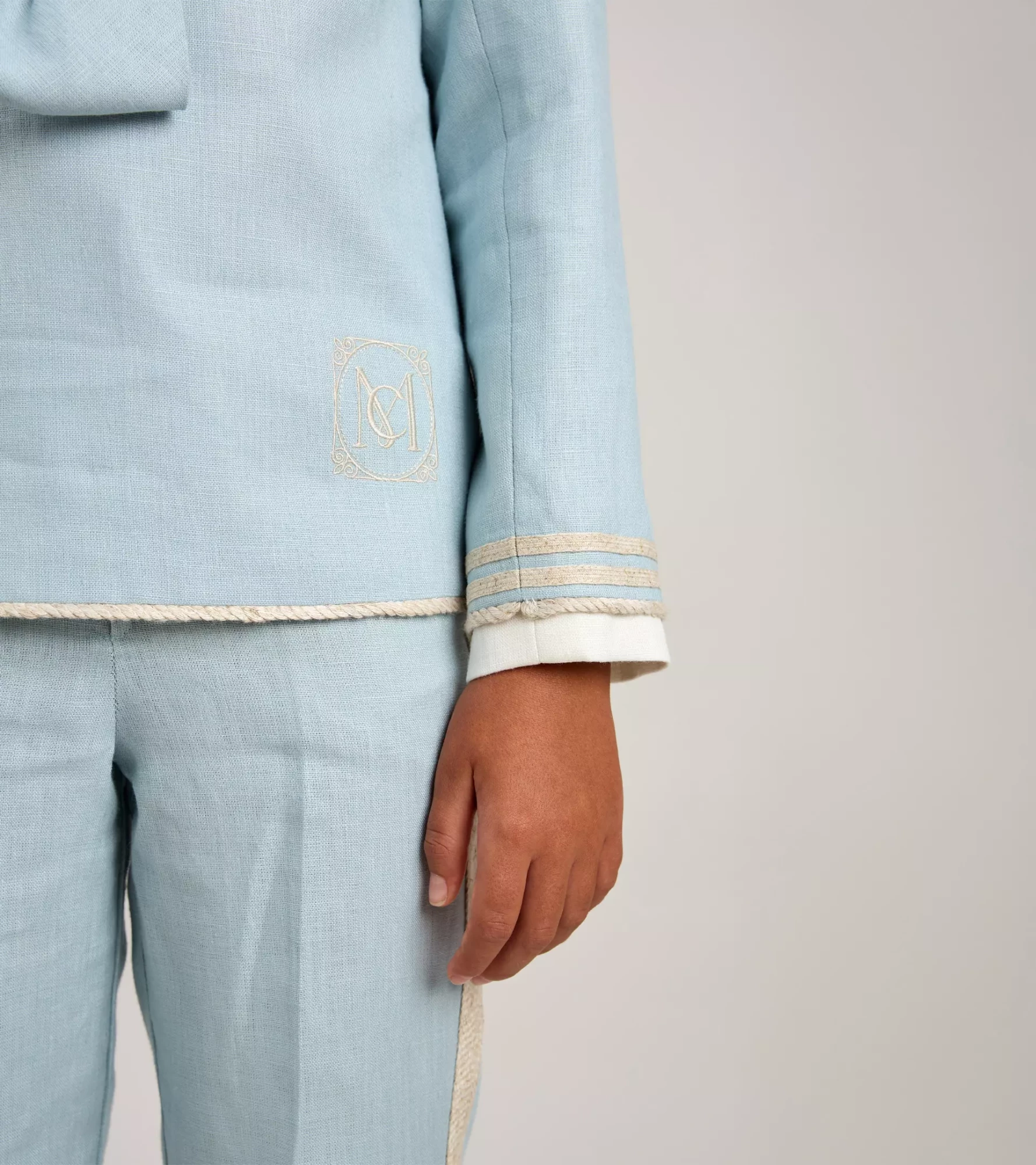 COLECCION-OTOÑO_INVIERNO-2025_0002s_0000_LUIS 02_1.3