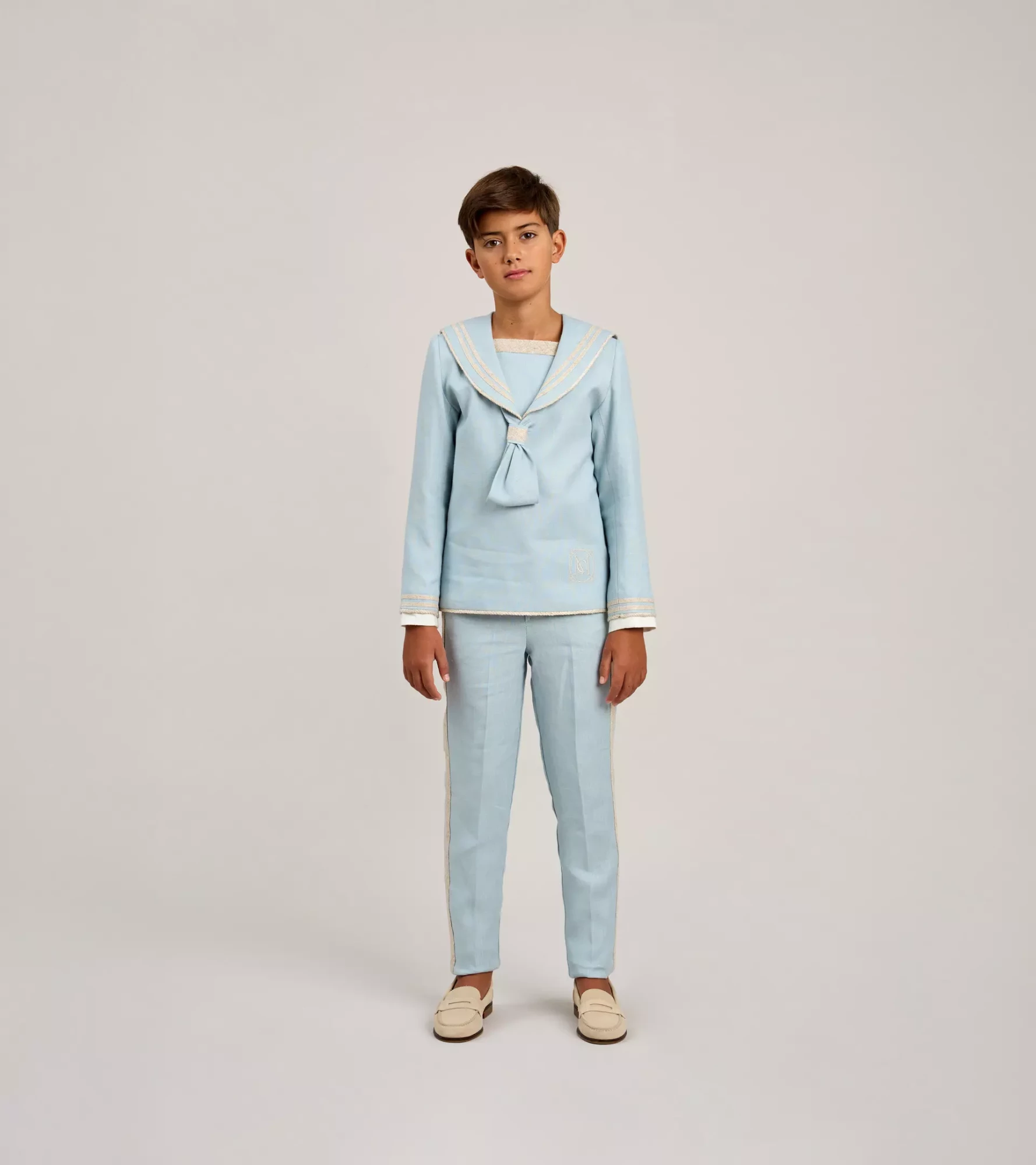 COLECCION-OTOÑO_INVIERNO-2025_0003s_0001_LUIS 01_1.2