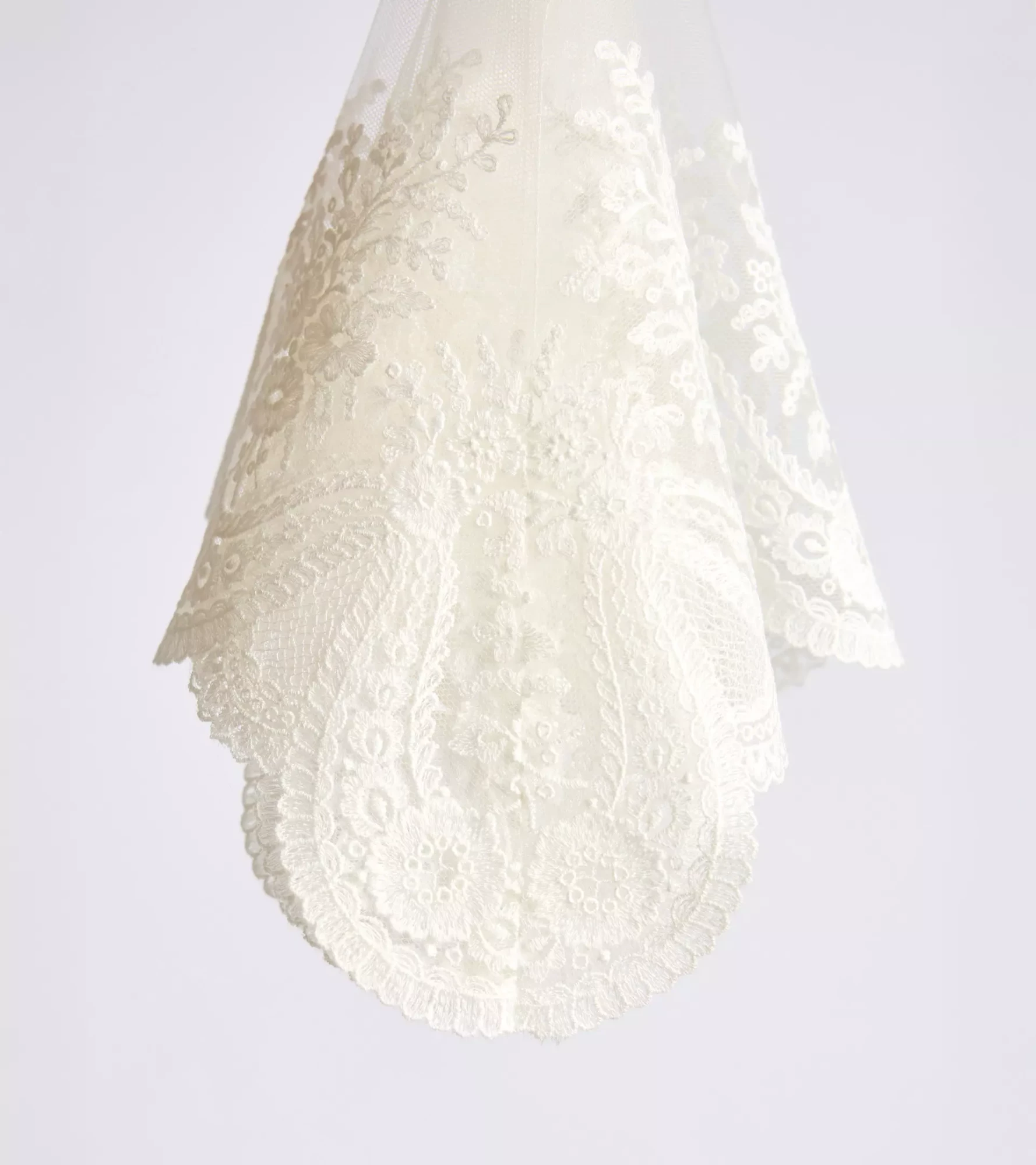 COLECCION-OTOÑO_INVIERNO-2025_0006s_0000_PANUEÑO CUADRADO BLANCO_1.3