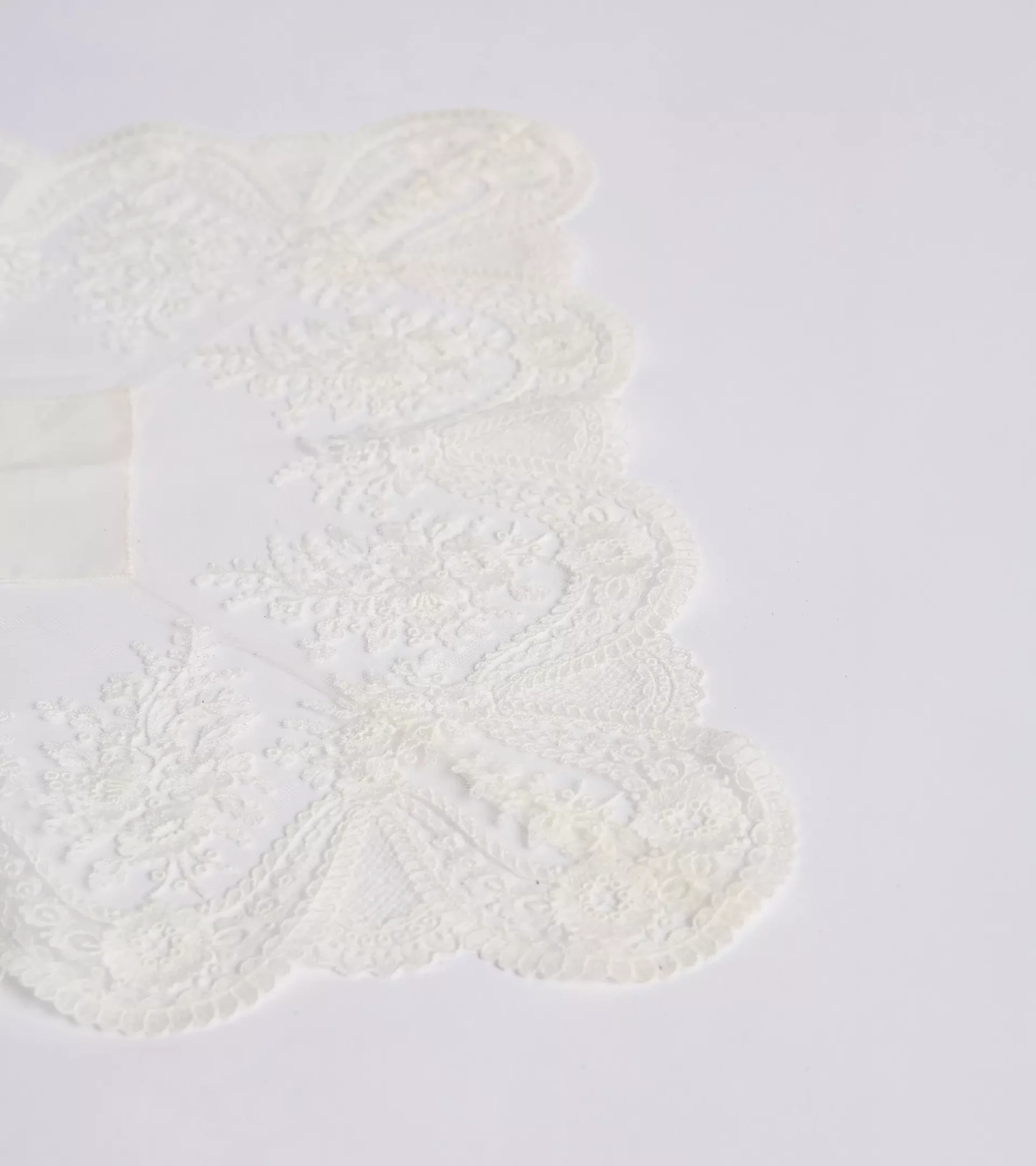 COLECCION-OTOÑO_INVIERNO-2025_0006s_0001_PANUEÑO CUADRADO BLANCO_1.2