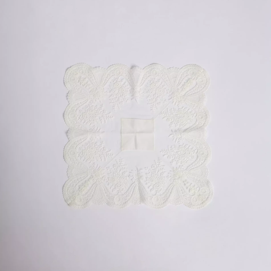 COLECCION-OTOÑO_INVIERNO-2025_0006s_0002_PANUEÑO CUADRADO BLANCO_1