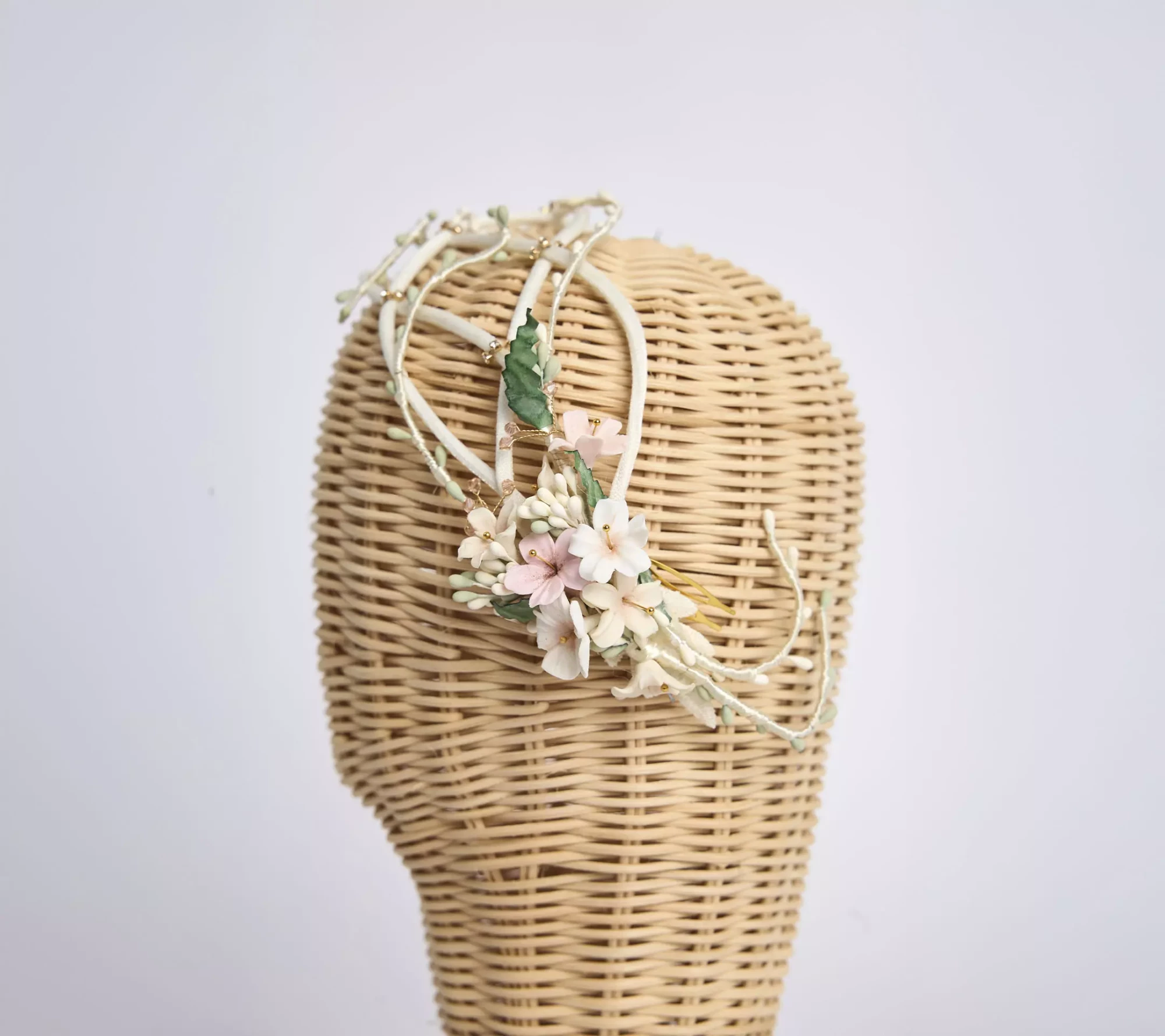 PLANTILLA-MC-PRODUCTOS-960_0000s_0000_OLIVIA 1_0000s_0012_TIARA-DIADEMA-ALMA-3